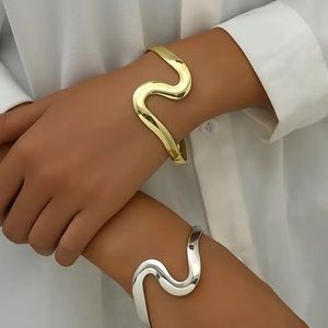 GOLD OR SILVER Plated Minimalist Irregular Pattern Bracelet